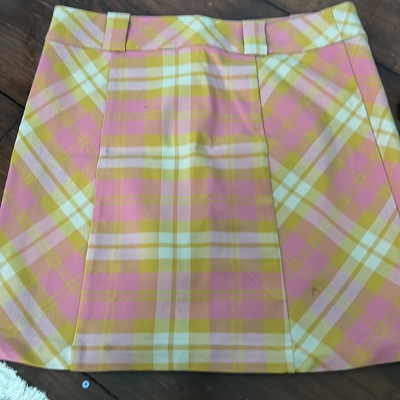 Adorable plaid skirt by Urban Outfitters! - Picture 3 of 6